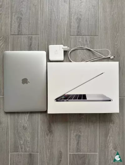 MacBook Pro 13 ; 2019 touchbar 