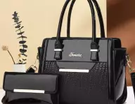 Sac à bandoulière en cuir brillant