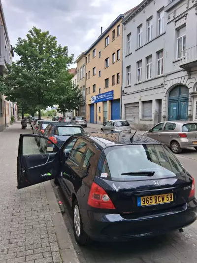 Voiture  Honda civic essence sorti port non immatriculé en Guinée