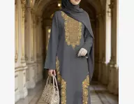 Robe classique et ample