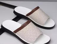 Pantoufle à carreaux