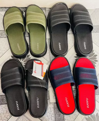 Chaussures repose pieds et fermées 