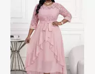 Robe grande taille ornée